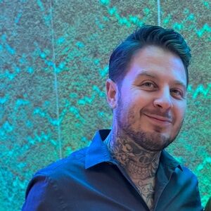 Meet your Posher, Nicholas